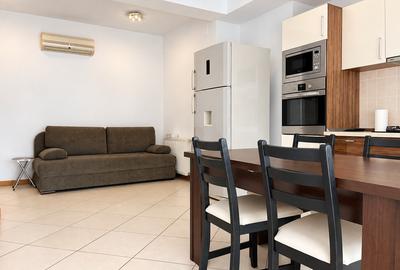 Apartament cu 3 camere decomandat în Torontalului