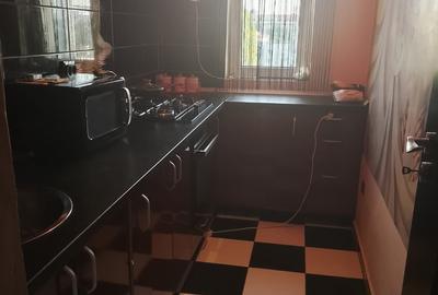 Apartament cu 2 camere semidecomandat în 1 Mai