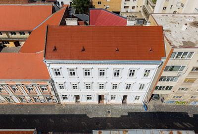 Casă individuală cu 15 camere cu Canalizare în P-ța Unirii - 27