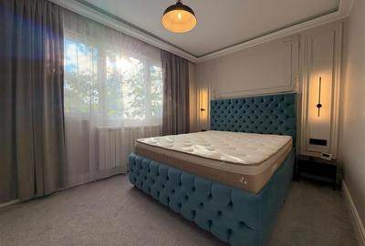 Apartament cu 3 camere decomandat, mobilat în Podu Roș