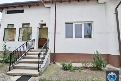 Casă cu 5 camere cu Canalizare în Ultracentral