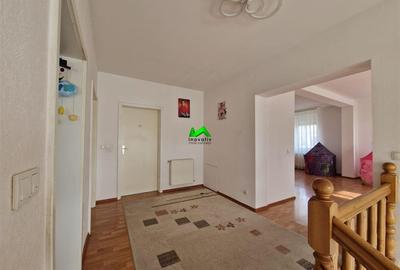 Casă individuală cu 6 camere cu Teren 500 Mp în Șura Mică - 1