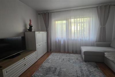 Apartament cu 2 camere decomandat în Rovine