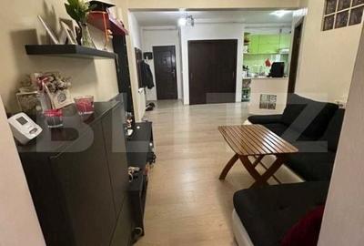 Apartament cu 3 camere decomandat în Criș