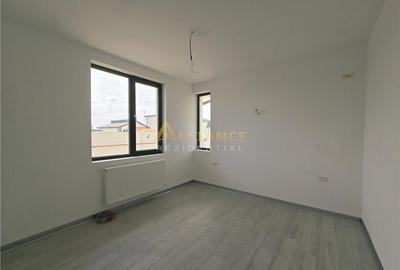 Casă cu 4 camere cu Teren 444 Mp în Berceni - 2