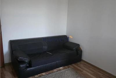 Apartament cu 2 camere decomandat în Solidarității