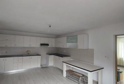 Casă cu 3 camere cu Teren 208 Mp în Moieciu - 9