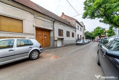 Casă cu 6 camere cu Teren 558 Mp în Central