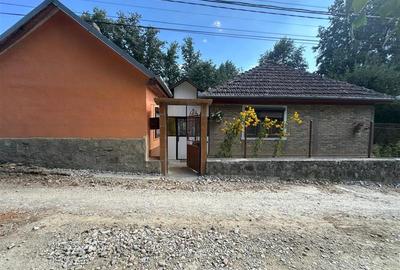 Casă individuală cu 3 camere cu Canalizare în Exterior Est