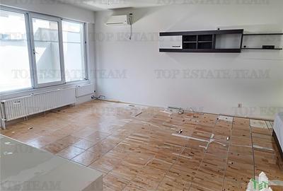 Casă individuală cu 7 camere cu Teren 170 Mp în Tei - 2