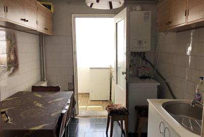 Apartament cu 3 camere decomandat în Costești - 8