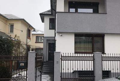 Casă cu 3 camere în Hașdeu - 1