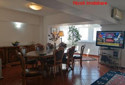 Apartament cu 3 camere în Unirii