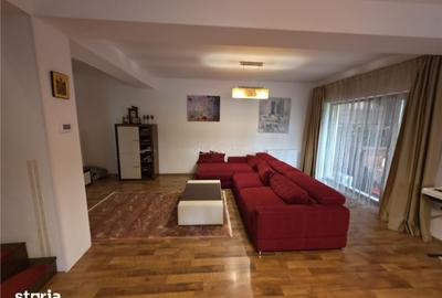 Casă cu 4 camere cu Teren 179 Mp în 1 Decembrie