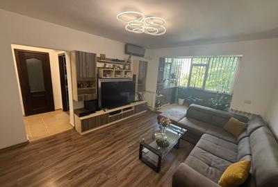 Apartament cu 3 camere decomandat, mobilat în Central