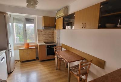 Apartament cu 3 camere decomandat în Decebal