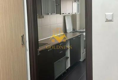 Garsonieră decomandată, mobilată în Plopilor - 1