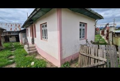 Casă cu 3 camere în Vermești
