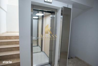 Apartament cu 3 camere decomandat în Ștefan cel Mare