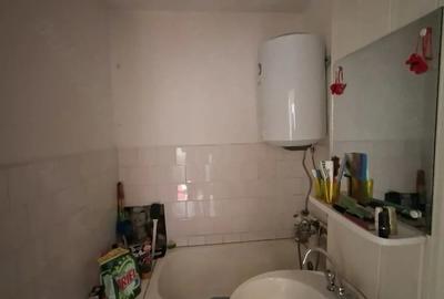 Apartament cu 2 camere semidecomandat în Moldova Nouă