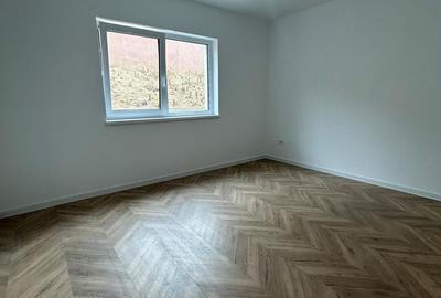 Apartament cu 2 camere decomandat în Rediu