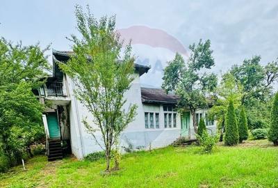 Casă individuală cu 5 camere cu Canalizare în Ultracentral - 1