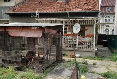 Casă cu 3 camere în Central