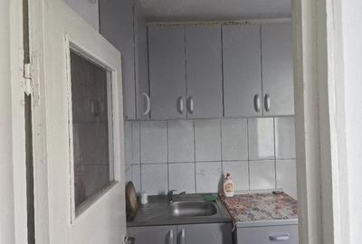 Garsonieră decomandată în Central - 8