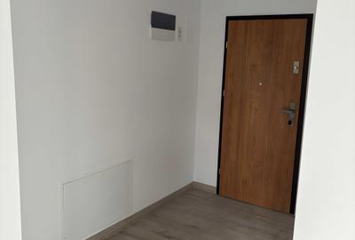 Apartament cu 2 camere semidecomandat în Tractorul - 3