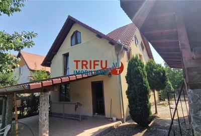 Casă cu 4 camere cu Teren 720 Mp în Cetate