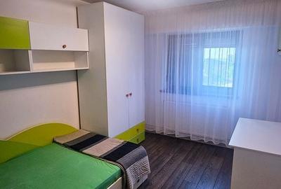 Apartament cu 3 camere decomandat în Calea București - 9
