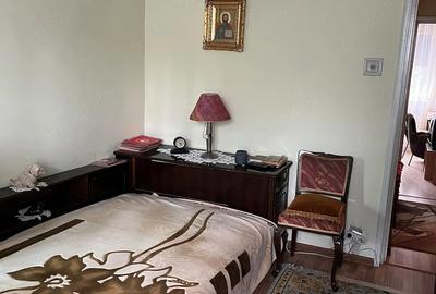 Apartament cu 3 camere semidecomandat în Brâncoveanu