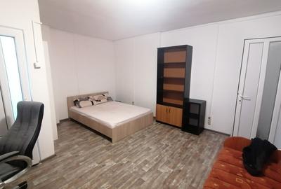 Garsonieră decomandată, mobilată în Gara de Nord