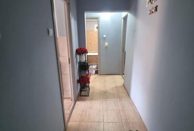 Apartament cu 2 camere decomandat în Km 5 - 8