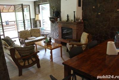Casă cu 6 camere cu Teren 250 Mp în Central - 3