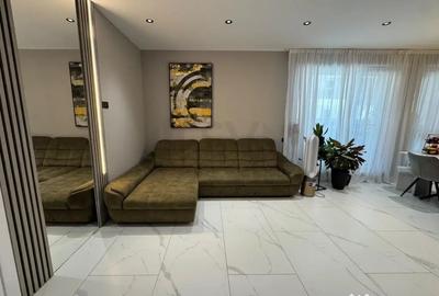 Apartament cu 3 camere semidecomandat în Pipera