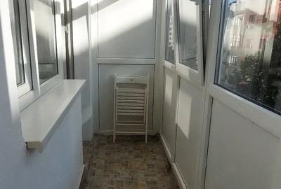 Garsonieră decomandată în Tei