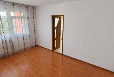 Apartament cu 2 camere semidecomandat, mobilat în Exterior Est