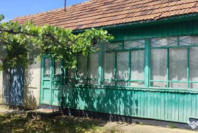 Casă cu 2 camere cu Teren 1511 Mp în Dolina