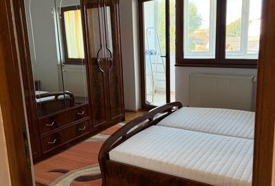 Apartament cu 4 camere decomandat în Exterior Vest