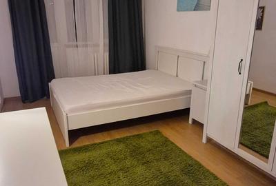 Apartament cu 3 camere semidecomandat în Moșilor