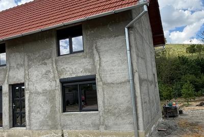 Casă cu 4 camere cu Teren 2200 Mp în Lugoj