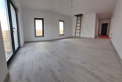 Casă cu 3 camere cu Teren 300 Mp în Central - 3