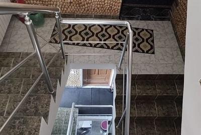 Casă individuală cu 10 camere cu Canalizare în Trocadero - 17