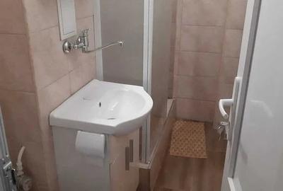 Garsonieră decomandată în Central