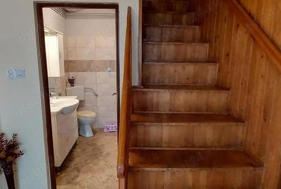 Casă cu 3 camere cu Teren 100 Mp în Central - 1