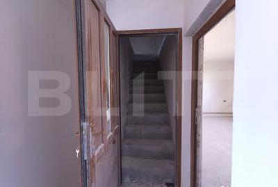 Casă cu 5 camere cu Teren 1204 Mp în Central - 3