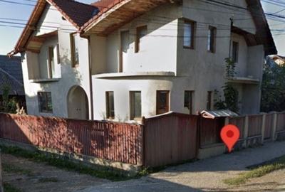 Casă cu 4 camere în Bogdan Vodă