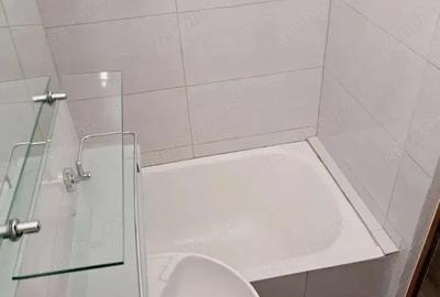 Garsonieră decomandată în Apărătorii Patriei