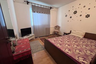 Apartament cu 3 camere semidecomandat în Rovine - 4